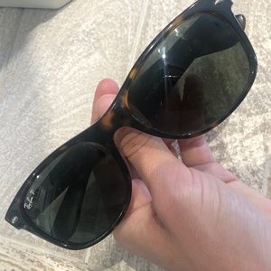 Ray-Ban New Wayfarer Polarized- Tortoise Color